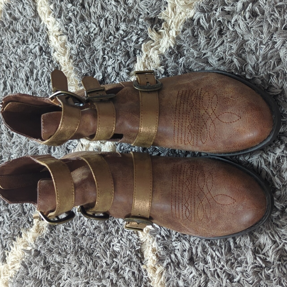 Ariat Unbridled Melody Women's Buckle Bootie Size Women's 8.5 - Picture 4 of 8